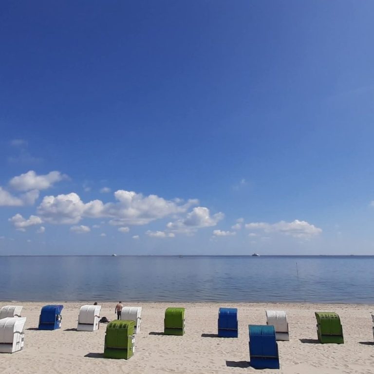 Strandkörbe am Strand von Föhr – Hausverwaltung auf Föhr und Amrum
